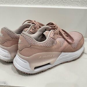 Women’s Rosegold Nike airmax